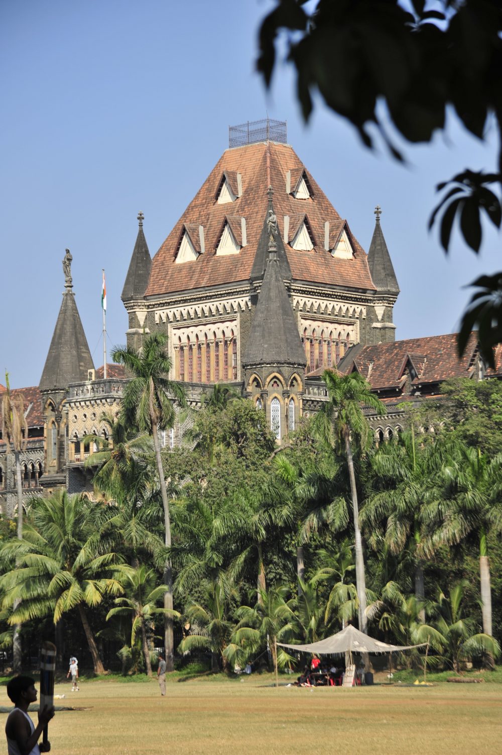 A view of High Court from the Oval Maidan in Mumbai © Abha Narain Lambah Associates